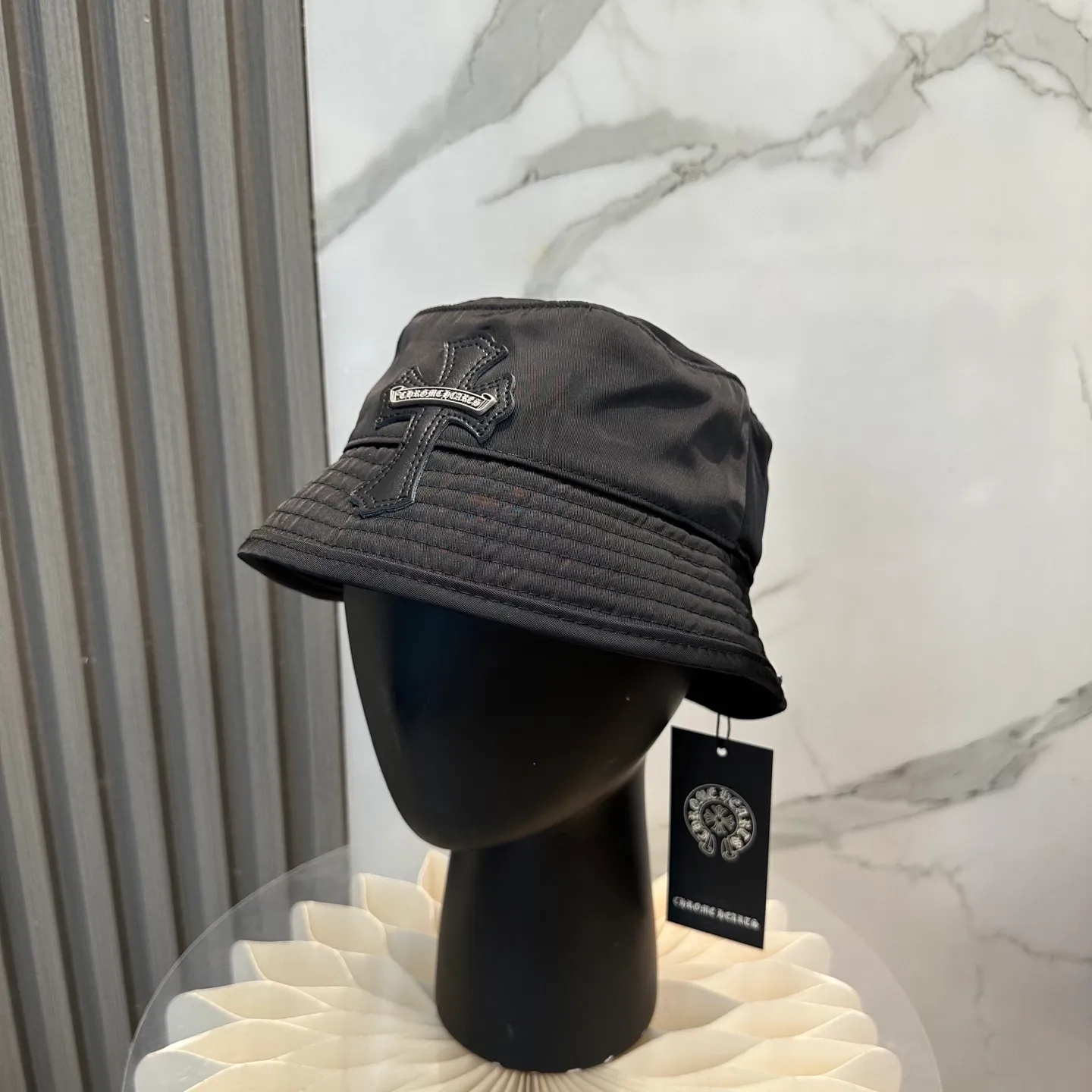 P70 Chrome Hearts CH Crank Bait Navy leather cross fisherman hat, same style for men and women. Custom-woven and dyed navy blue and yellow nylon fabrics, hand-cut imported colorless yellow crosses, and 925 silver scrolls.